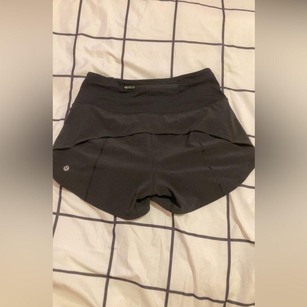 Lululemon size 4 speed up shorts high rise 4” inseam